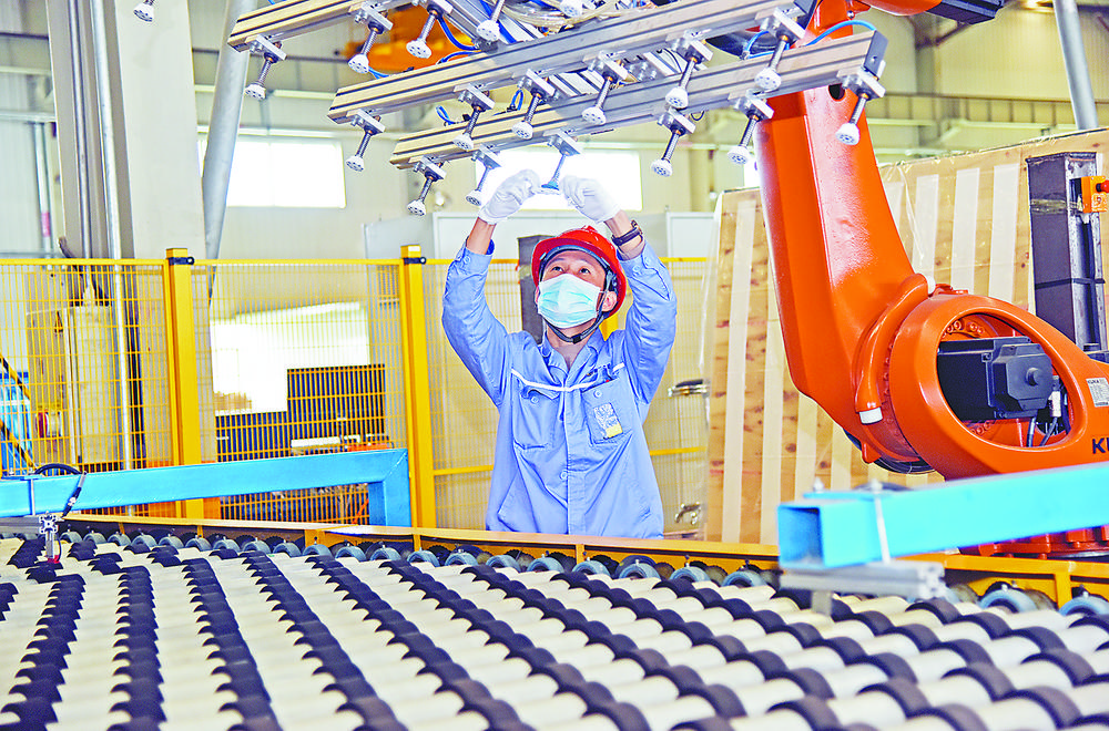 热点 | 河北视窗：超薄电子玻璃打破国外技术垄断；长阳科技透露MiniLED反射膜业务最新进展；万顺新材：第三季度净利降73%